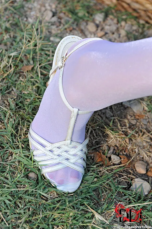 DDF 'Redhead goddess in the garden!' starring Denisa Heaven (Photo 6)