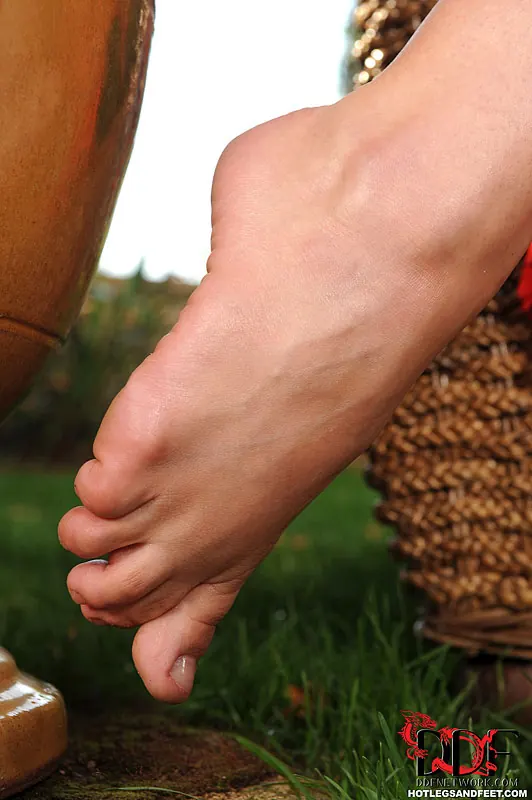 DDF 'See this perfect body and hot legs' starring Lorena (Photo 7)