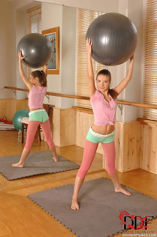 DDF 'Probing Her Passage' starring Anita Berlusconi (Photo 2)