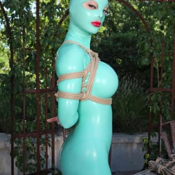 Latex Lucy in 'DDF' Suspended Penetration (Thumbnail 2)