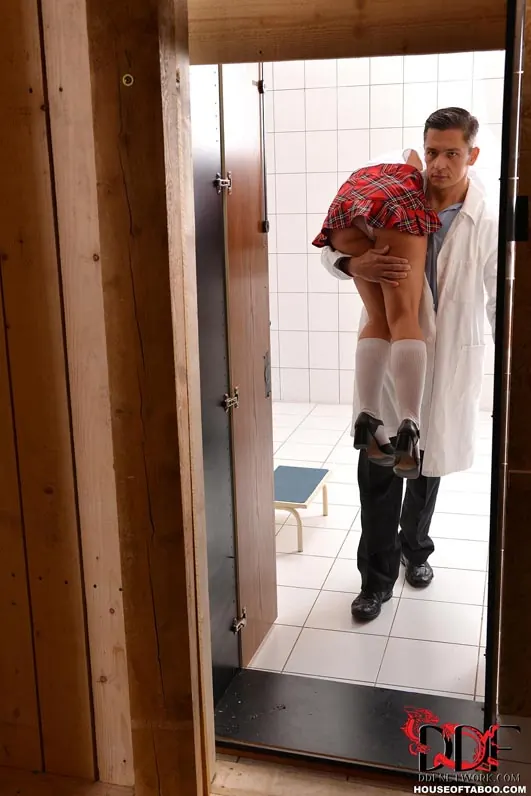 DDF 'Secret Room of Kink' starring Kiara Lord (Photo 3)