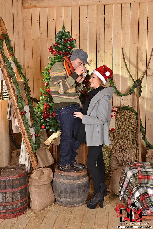 DDF 'True Holiday Warmth' starring Alexis Crystal (Photo 3)