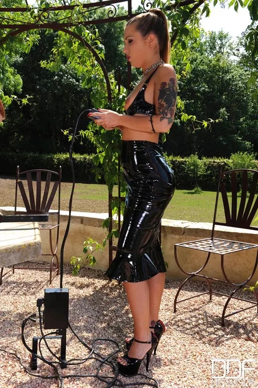 DDF 'Under Her Total Control' starring Cheryl S. (Photo 2)