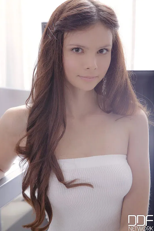 DDF 'Glazing Her Pie' starring Peachy (Photo 2)